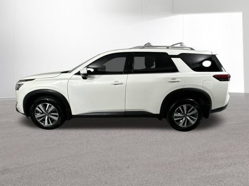 Used 2022 Nissan Pathfinder SL AWD/4WD image 31
