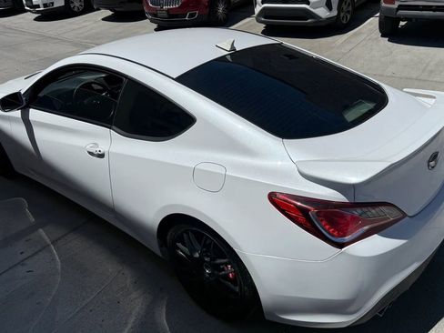 Used 2016 Hyundai Genesis Coupe 3.8 RWD image 6