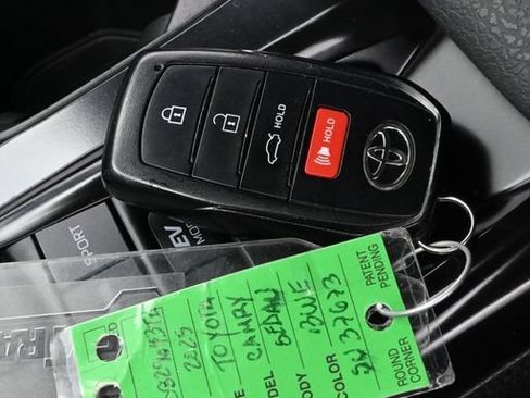 Used 2025 Toyota Camry SE FWD image 29