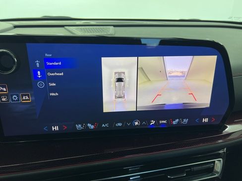 Used 2024 Chevrolet Traverse RS image 12