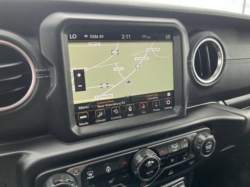 Used 2022 Jeep Wrangler Unlimited Sahara w/ Cold Weather Group AWD/4WD image 16