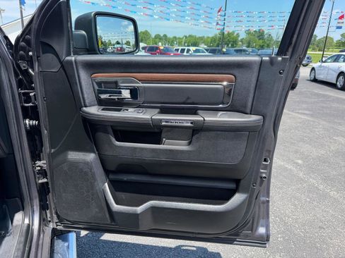 Used 2017 RAM 1500 Laramie w/ Convenience Group AWD/4WD image 21