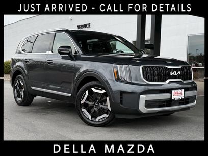 Used 2023 Kia Telluride EX w/ EX Captain's Chair Package