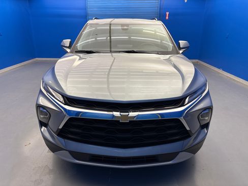 Used 2024 Chevrolet Blazer LT w/ Convenience Package FWD image 3