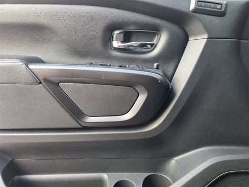 Used 2021 Nissan Titan PRO-4X w/ Pro-4x Convenience Package image 21