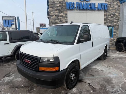 Used 2018 GMC Savana 3500 image 5
