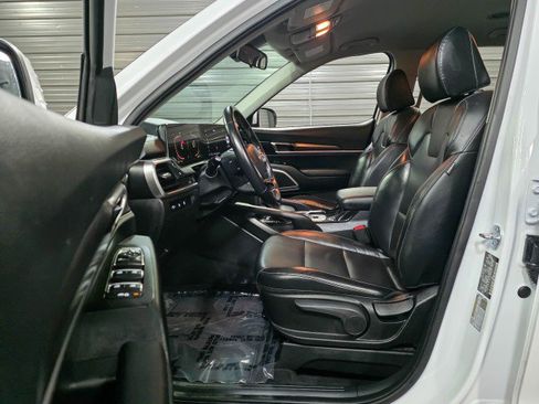 Used 2023 Kia Telluride LX image 13