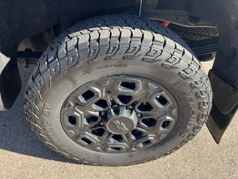 Used 2022 Chevrolet Silverado 2500 LTZ w/ LTZ Plus Package image 13