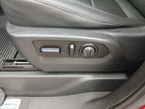 Used 2021 GMC Sierra 1500 SLT image 31