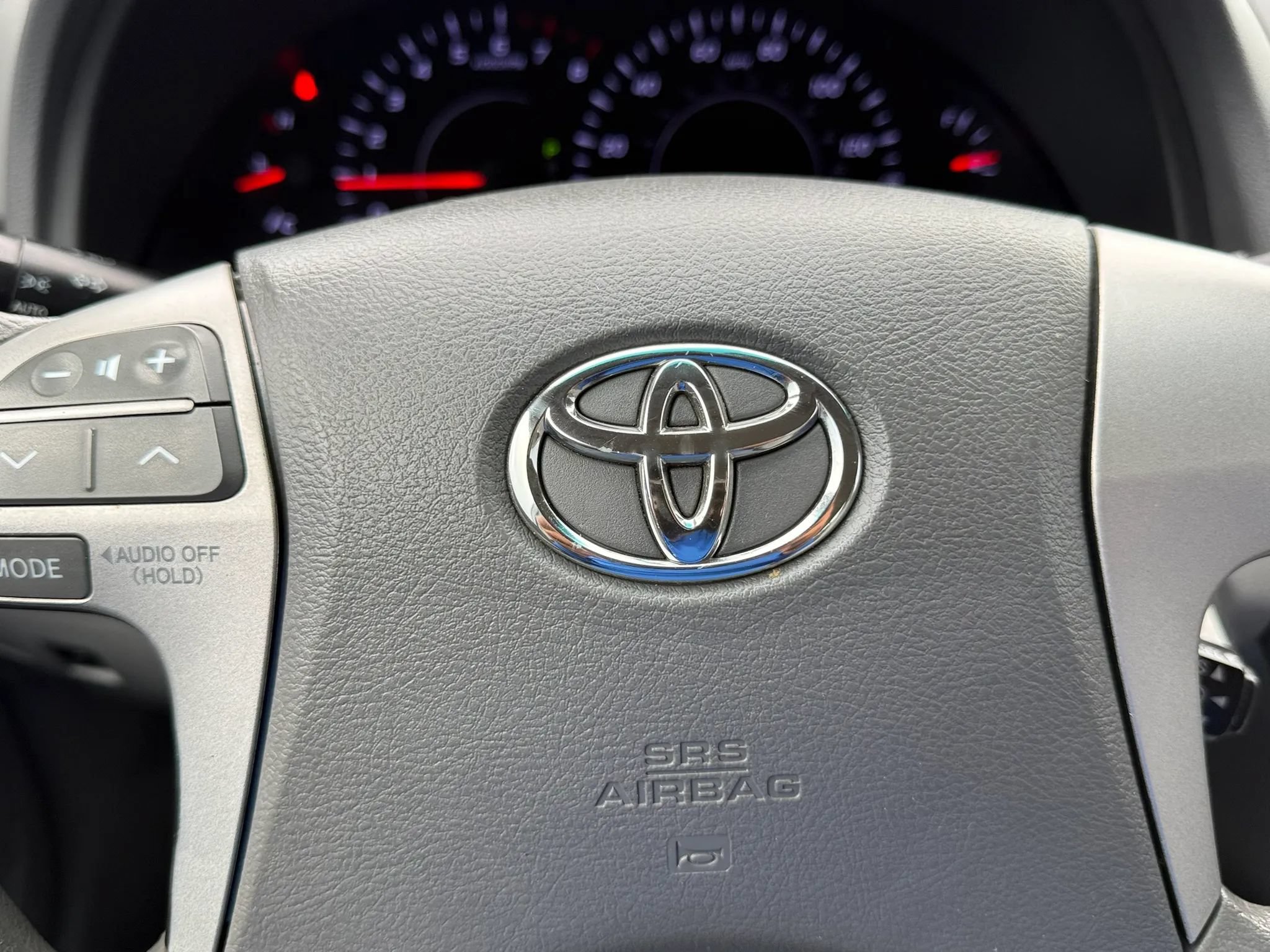 Used 2010 Toyota Camry LE FWD image 19