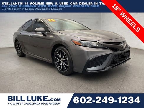 Used 2024 Toyota Camry SE FWD image 1