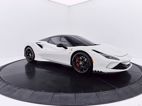 Used 2022 Ferrari F8 Tributo RWD image 13