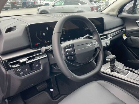 New 2026 Kia Sportage SX image 9