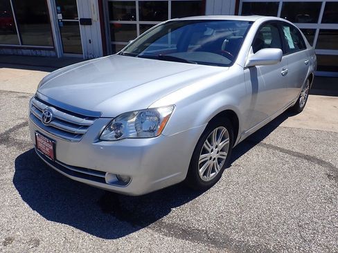 Used 2006 Toyota Avalon Limited FWD image 2