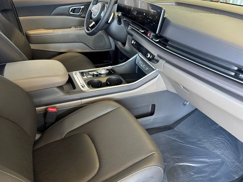 New 2026 Kia Carnival SX FWD image 15