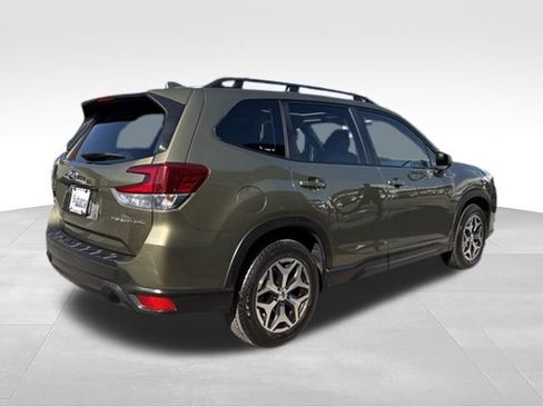 Used 2023 Subaru Forester Premium AWD/4WD image 7