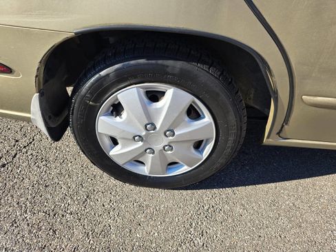 Used 2000 Daewoo Nubira SE image 31