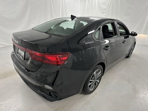 Used 2024 Kia Forte LXS w/ LXS Technology Package image 3