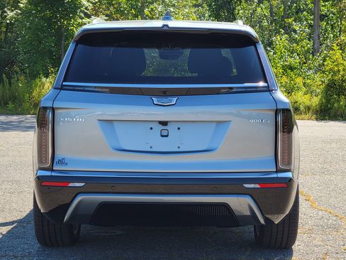 New 2026 Cadillac Vistiq Luxury image 6