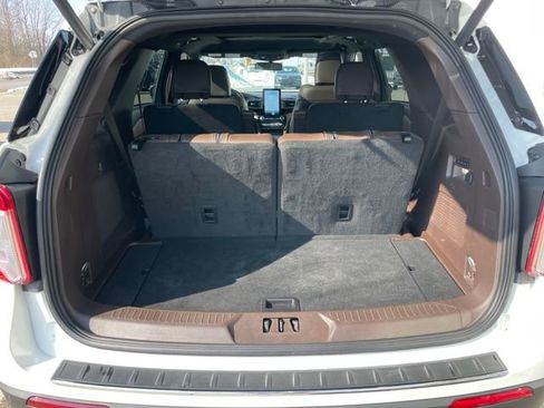 Used 2023 Ford Explorer King Ranch w/ Technology Package image 21
