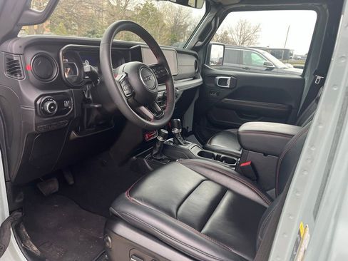 Used 2024 Jeep Wagoneer Series II image 6