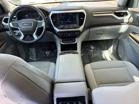 Used 2023 GMC Acadia SLE w/ Driver Convenience Package FWD image 14