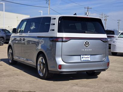New 2025 Volkswagen ID. Buzz Pro S Plus