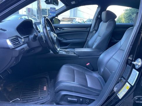 Used 2018 Honda Accord Sport image 9