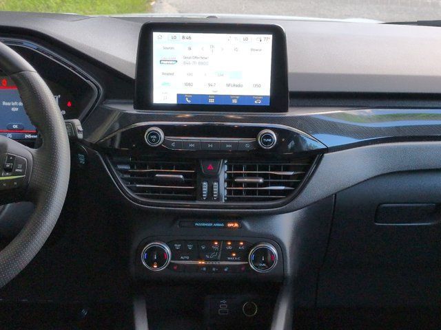 Used 2025 Ford Escape ST-Line Select AWD/4WD image 17