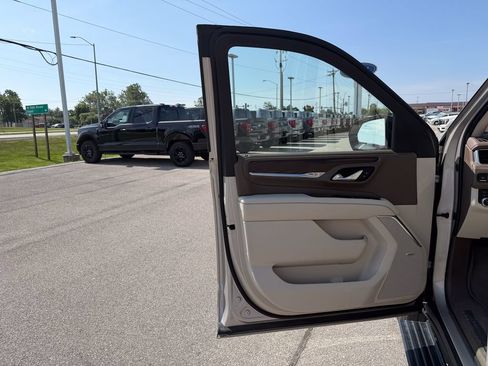 Used 2024 GMC Yukon Denali w/ Max Trailering Package AWD/4WD image 12