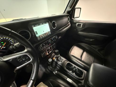 Used 2022 Jeep Wrangler Unlimited Sahara AWD/4WD image 83