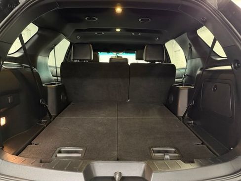 Used 2016 Ford Explorer XLT w/ Equipment Group 202A FWD image 34
