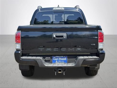 Used 2022 Toyota Tacoma TRD Sport w/ Black Out Package (TMS) AWD/4WD image 6