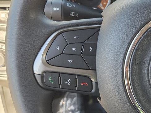 Certified 2022 Jeep Renegade Latitude image 18