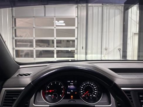 Used 2020 Volkswagen Atlas Cross Sport SE image 10