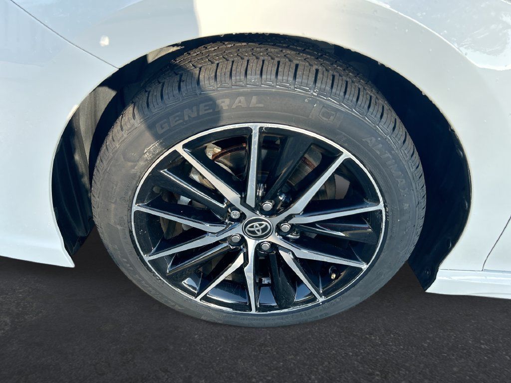 Used 2023 Toyota Camry SE FWD image 10