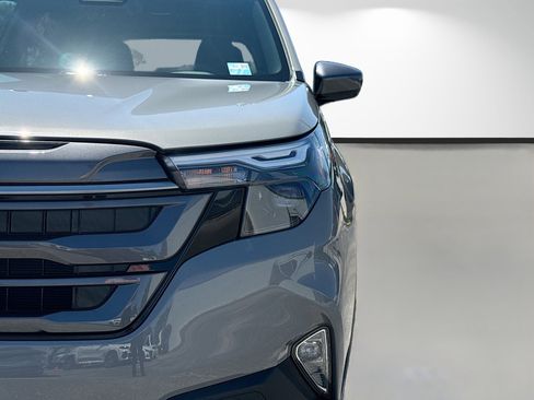 New 2026 Subaru Forester Premium AWD/4WD image 9
