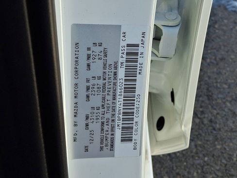 New 2026 MAZDA MAZDA3 Hatchback w/Premium Plus Pkg image 15