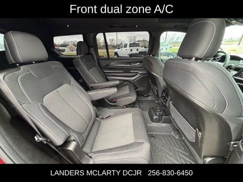 Used 2024 Jeep Grand Cherokee L Laredo image 14