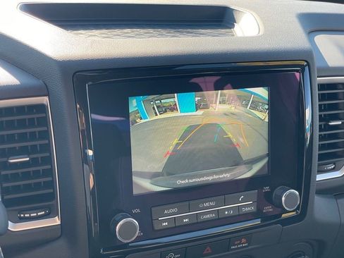 Used 2023 Nissan Frontier SV w/ Technology Package image 16