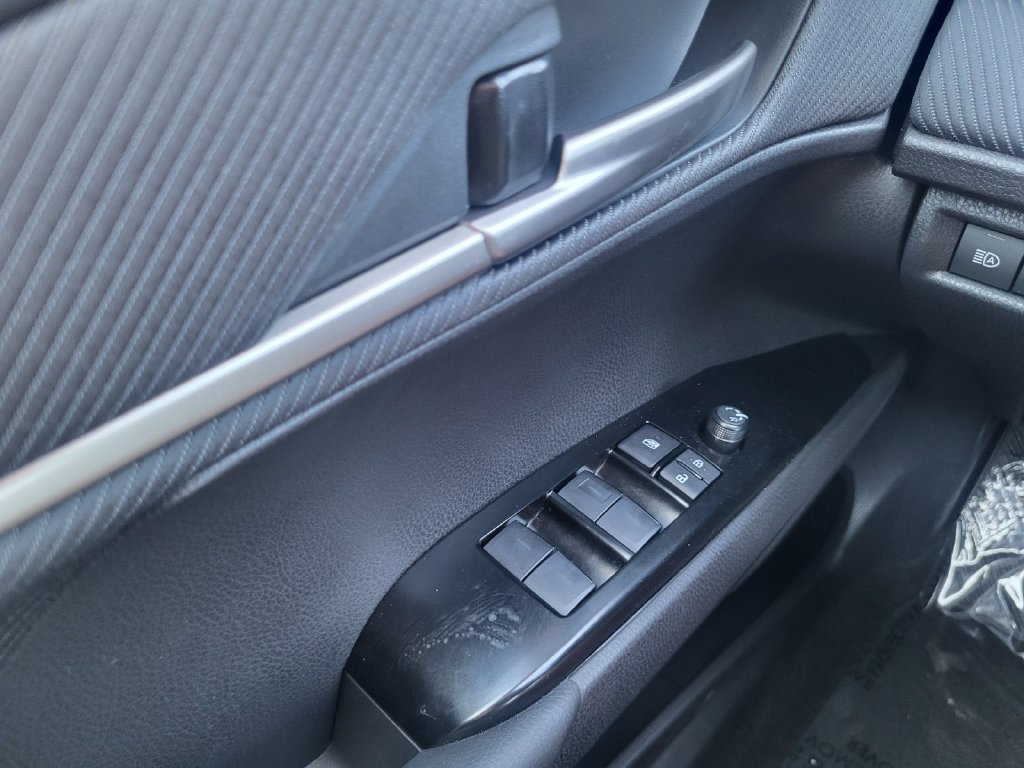 Used 2026 Toyota Camry SE FWD image 19