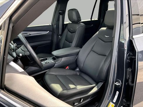 Used 2023 Cadillac XT6 Luxury FWD image 8