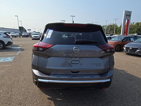 New 2026 Nissan Rogue Platinum w/ Platinum Premium Package image 6