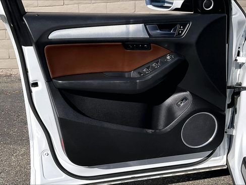 Used 2017 Audi Q5 2.0T Premium Plus w/ Technology Package image 22