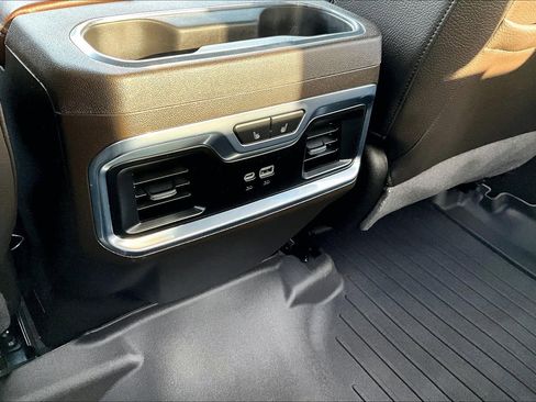 Used 2022 GMC Sierra 1500 Denali w/ Denali Reserve Package image 25