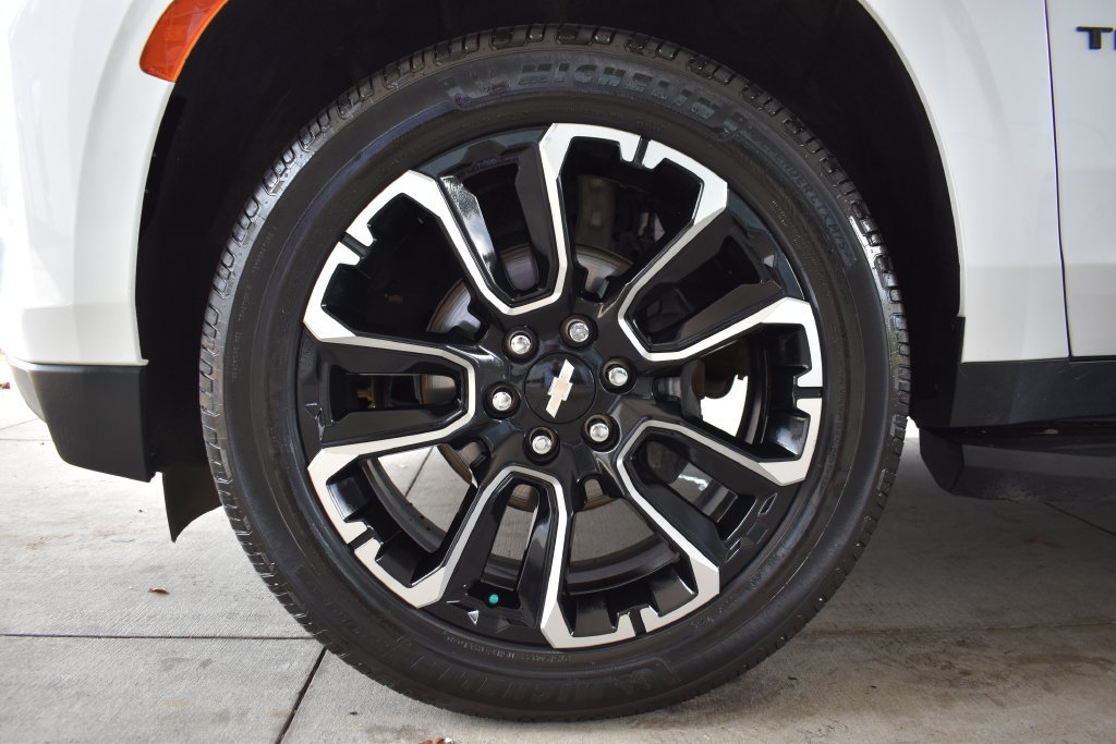 Used 2022 Chevrolet Tahoe LT w/ Luxury Package RWD image 14