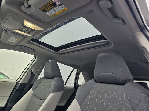 Used 2025 Toyota RAV4 XLE image 28