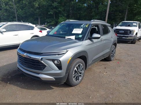Used 2026 Chevrolet TrailBlazer LT AWD/4WD image 2