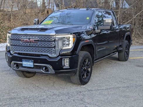 Used 2022 GMC Sierra 3500 Denali w/ Denali Black Diamond Edition image 3
