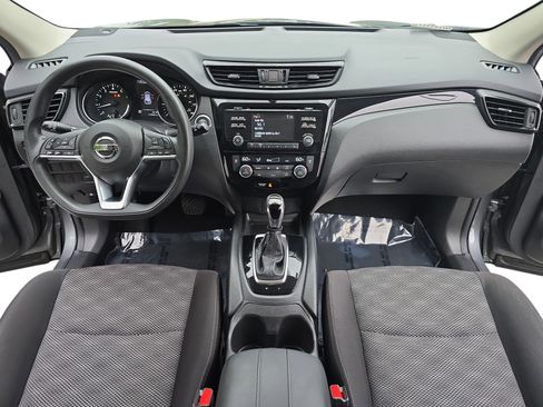 Used 2018 Nissan Rogue Sport SV FWD image 9